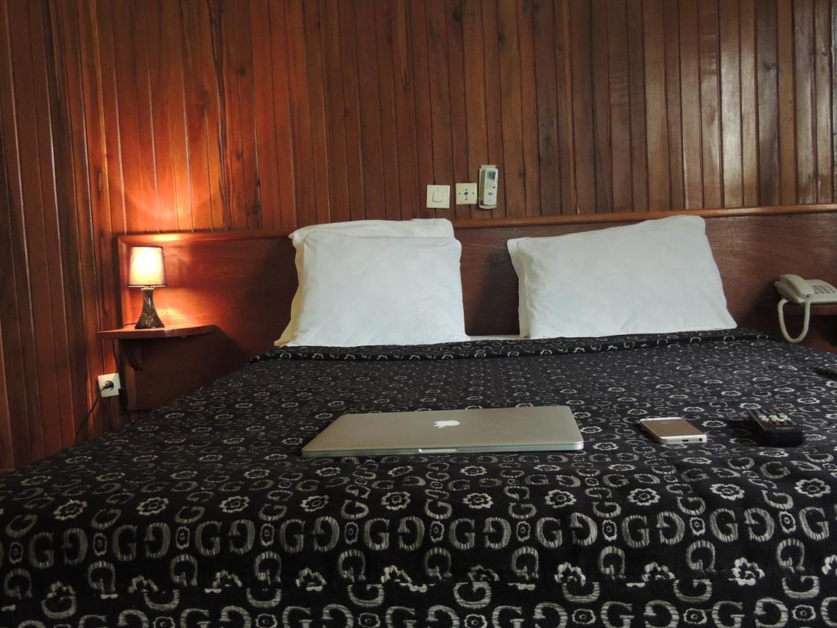Hotel Saffana Douala Buitenkant foto